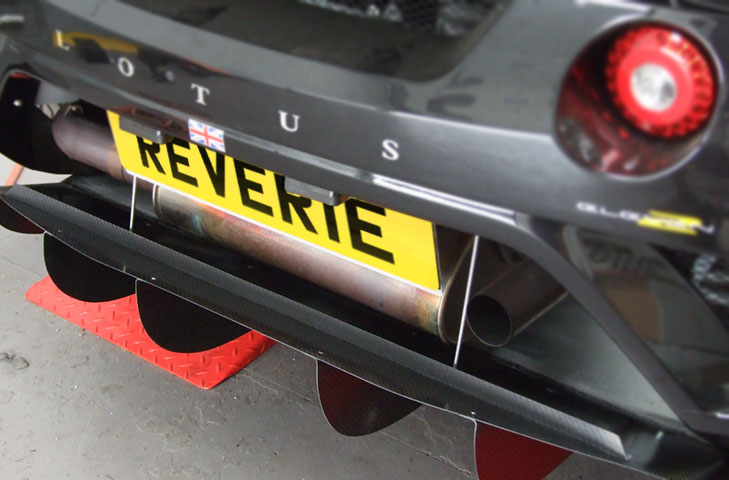 REVERIE Lotus Elise S2 (01 - 11) (Std)/2-Eleven (07 - 11) Carbon Rear Diffuser - 5 Element - R01SB0110