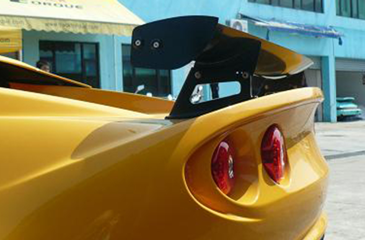 Lotus Elise/Exige S2 Carbon Rear Wing Kit (Curved) - 150mm Chord x W1245mm, Adjustable Clam - R01SB0215