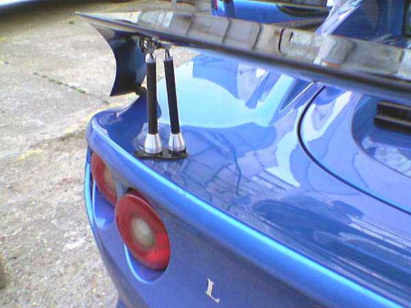 Adjustable Rear Wing (2)